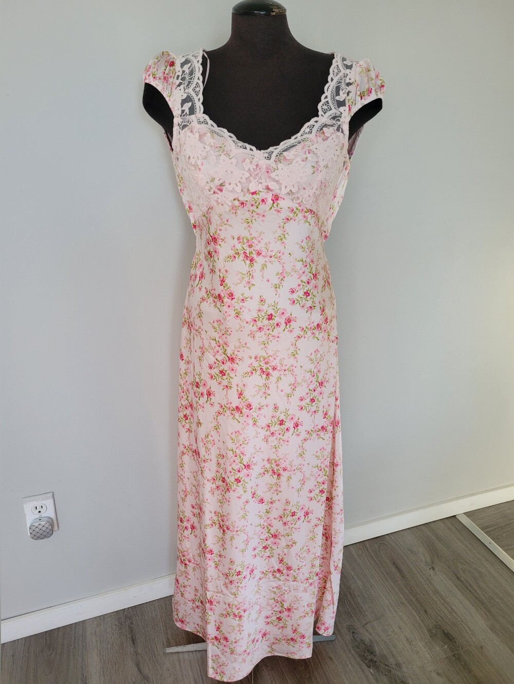 New Maxi Dress Size M